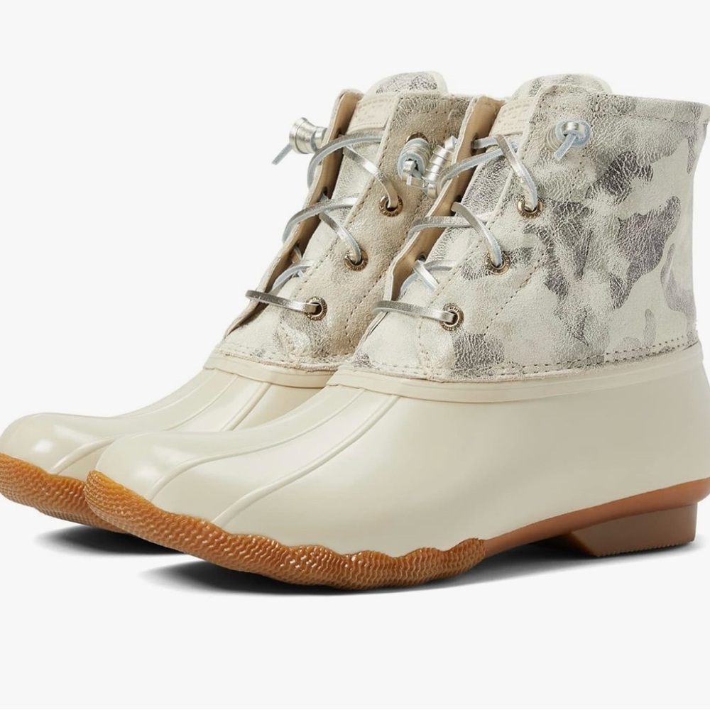 SPERRY Saltwater Met Camo Ivory Duck Bootie Boots Cream Silver Gold size…